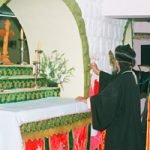 20080930_blessing_the_tomb2
