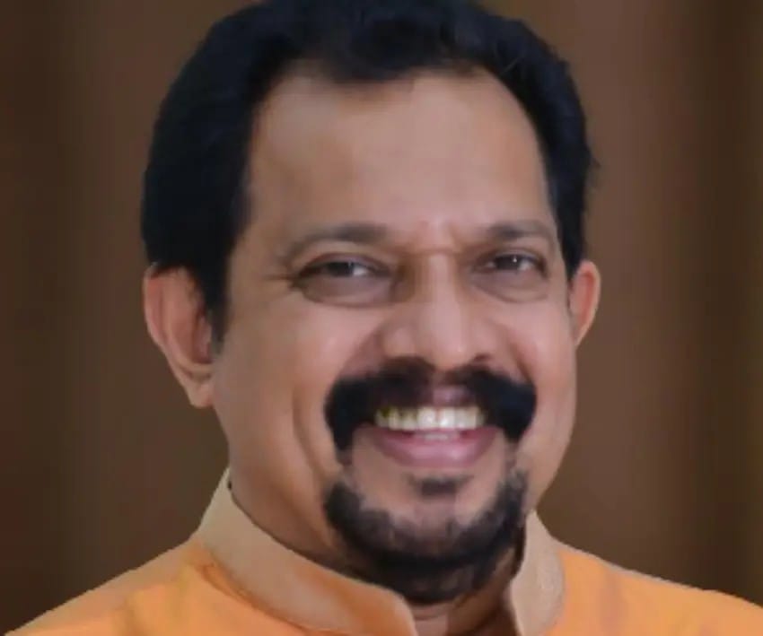 Shri Babuji Bathery Honoured with Artist Keshavan Smaraka Puraskaram for His Cultural Contributions